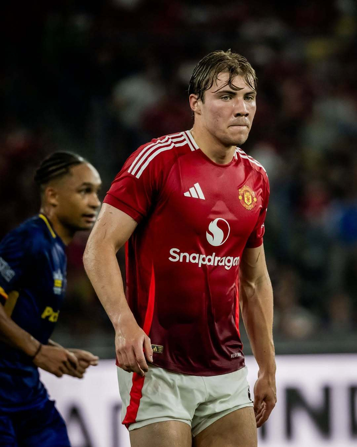 关于赛后全明星赛传出新动向；曼联刷新队史纪录；管理层表态——悬念犹存；数据趋势出现新变化的信息